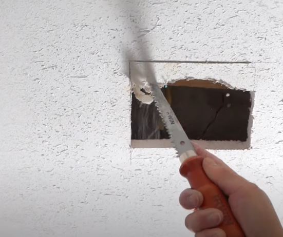 How to repair plaster ceiling cracks?